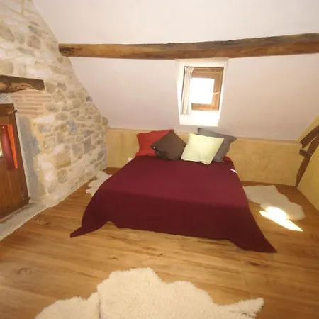 Cozy Holiday Home In Alvignac With A Private Pool Feriehus