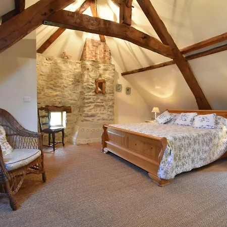 Cozy Holiday Home In Alvignac With A Private Pool