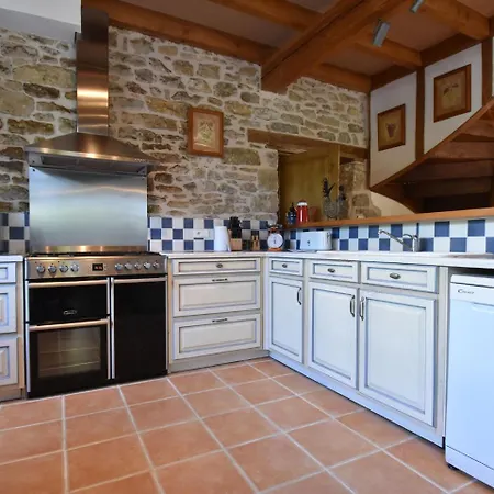 Feriehus Cozy Holiday Home In Alvignac With A Private Pool