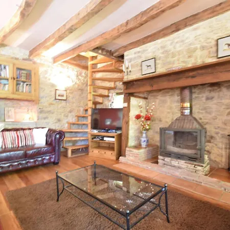 Cozy Holiday Home In Alvignac With A Private Pool