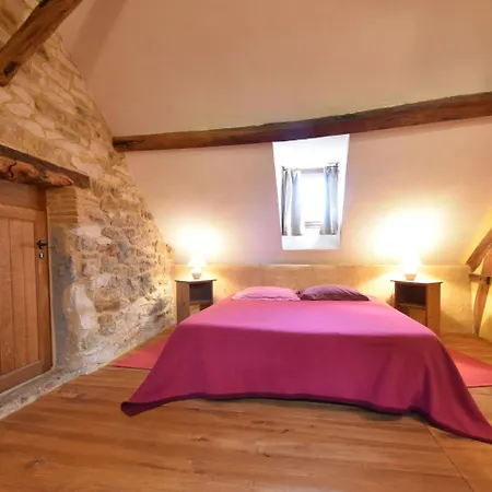 Cozy Holiday Home In Alvignac With A Private Pool Feriehus