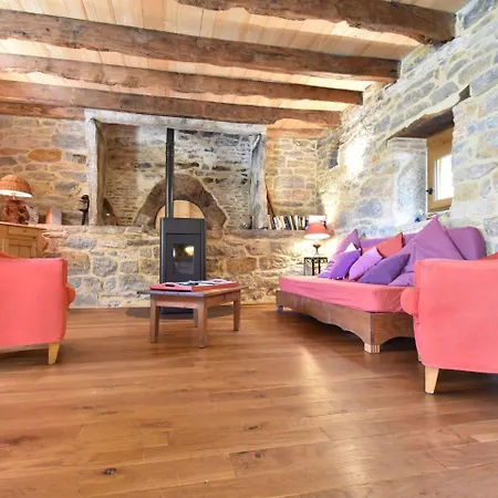Feriehus Cozy Holiday Home In Alvignac With A Private Pool *